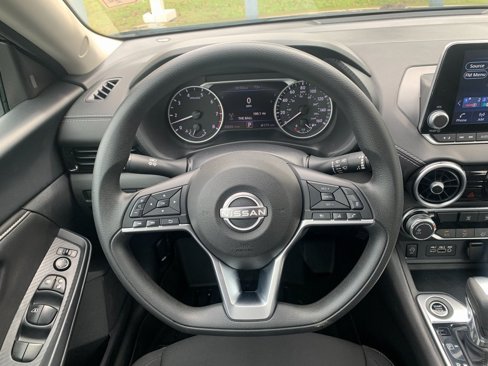 Used 2024 Nissan Sentra SV image 9