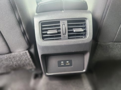 Used 2021 Nissan Rogue SV image 12