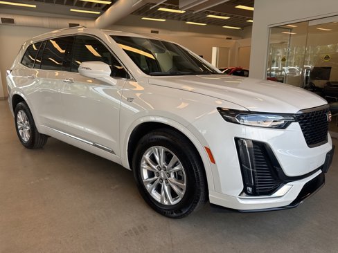Used 2025 Cadillac XT6 Luxury image 1