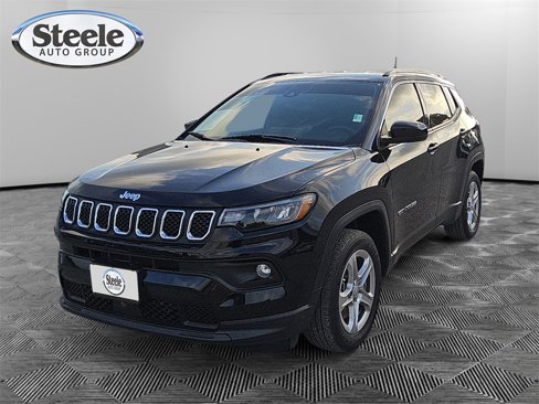 Used 2023 Jeep Compass Latitude image 1