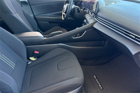 Used 2024 Hyundai Elantra SEL image 16