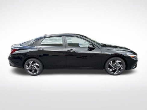 New 2025 Hyundai Elantra Sport image 6
