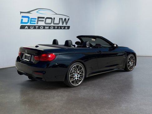 Used 2016 BMW M4 Convertible image 3
