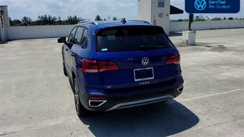 Certified 2023 Volkswagen Taos SE image 7
