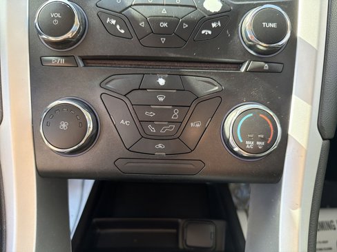 Used 2015 Ford Fusion SE image 19