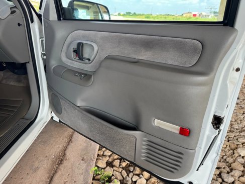 Used 1999 Chevrolet Suburban 2WD w/ Preferred Equipment Group 3 image 27