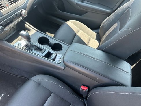 Used 2024 Nissan Altima 2.5 S image 39
