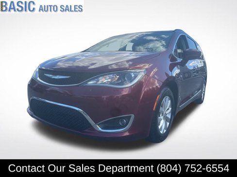 Used 2017 Chrysler Pacifica Touring-L image 1