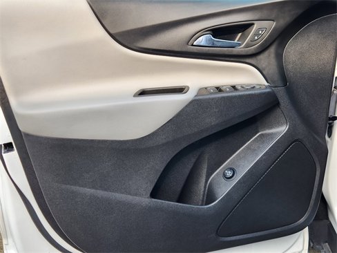 Used 2023 Chevrolet Equinox LT w/ Driver Convenience Package image 22