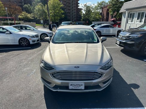 Used 2017 Ford Fusion SE image 4