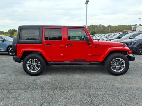 Used 2017 Jeep Wrangler Unlimited Sahara image 3
