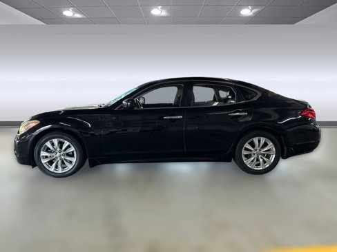 Used 2011 INFINITI M37 w/ Premium Pkg image 2
