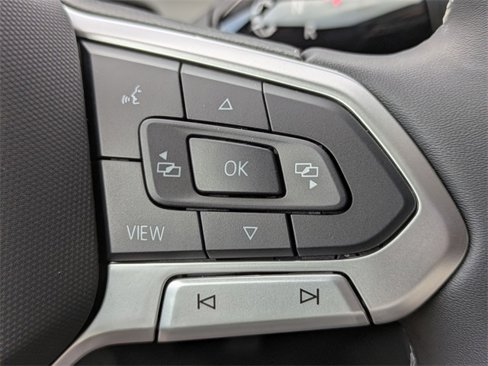 New 2025 Volkswagen Tiguan SE image 15