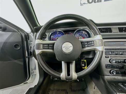 Used 2014 Ford Mustang Convertible image 11