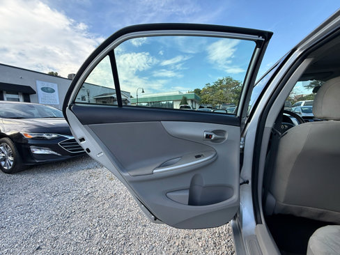 Used 2012 Toyota Corolla LE image 32