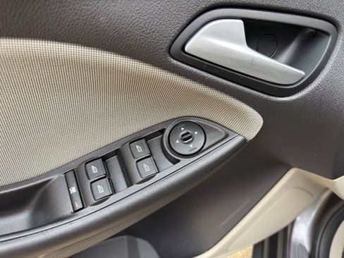 Used 2014 Ford Focus SE image 29