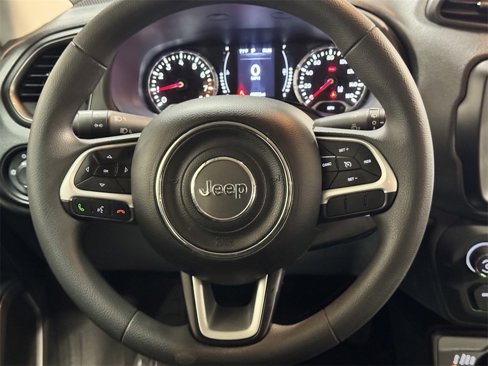 Used 2023 Jeep Renegade Latitude image 32