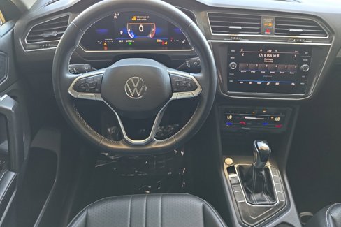 Used 2022 Volkswagen Tiguan SE image 14