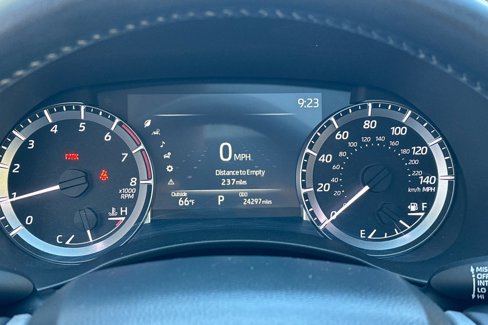 Used 2024 Toyota Highlander XLE image 18