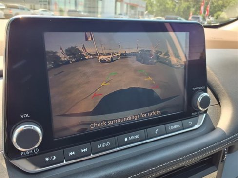 Used 2021 Nissan Rogue S image 19