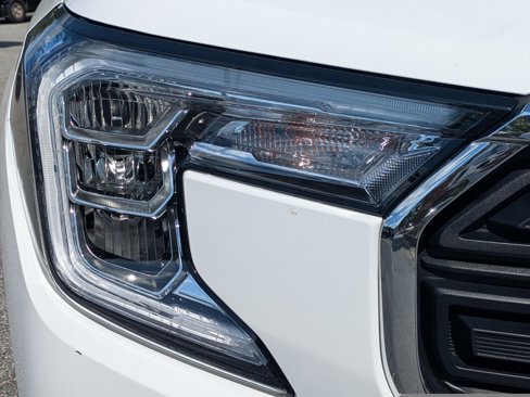 Used 2024 GMC Terrain SLE image 10