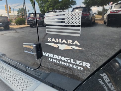 Used 2015 Jeep Wrangler Unlimited Sahara w/ Connectivity Group image 24