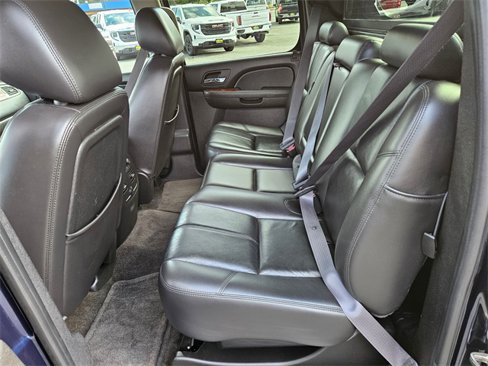 Used 2011 Chevrolet Avalanche LT image 13