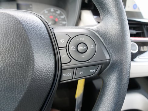 Used 2025 Toyota Corolla LE image 19