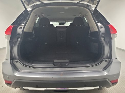 Used 2019 Nissan Rogue SV image 29