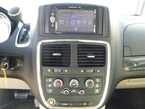 Used 2014 Dodge Grand Caravan SXT w/ Rear Park Assist Package image 17