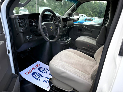 Used 2016 Chevrolet Express 2500 Extended image 9