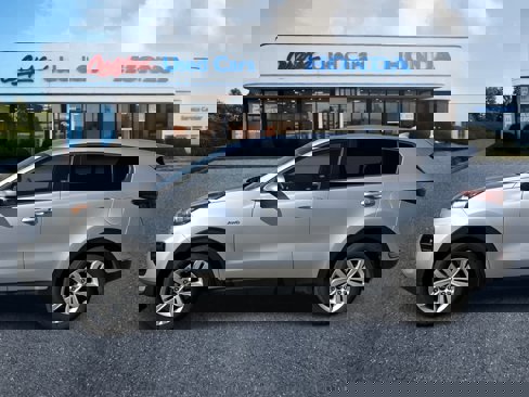 Used 2018 Kia Sportage LX image 2