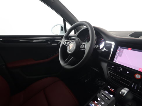 New 2025 Porsche Macan image 12