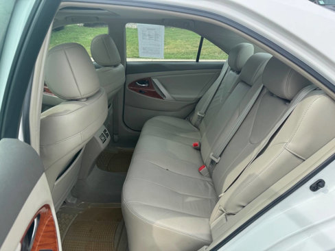 Used 2011 Toyota Camry XLE image 12