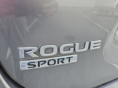 Used 2020 Nissan Rogue Sport SV image 24