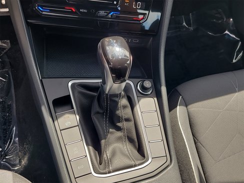 Certified 2025 Volkswagen Jetta Sport image 24
