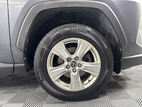 Used 2019 Toyota RAV4 XLE image 9