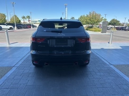 Used 2018 Jaguar F-PACE Premium image 6