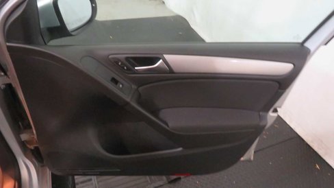 Used 2013 Volkswagen Golf TDI image 28
