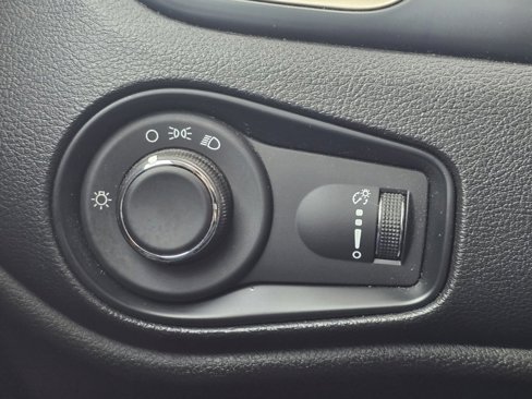 Used 2017 Jeep Renegade Sport w/ Power & Air Group image 26