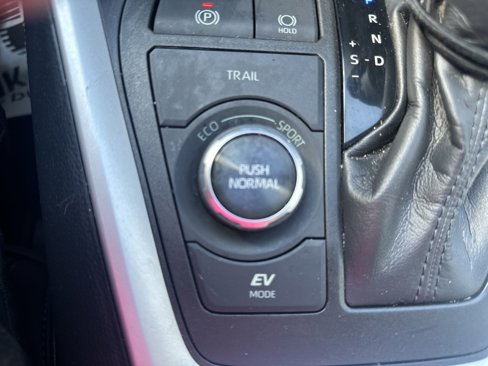 Used 2021 Toyota RAV4 XSE w/ XSE Grade Weather Package image 20