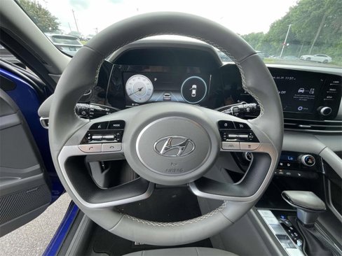 Used 2022 Hyundai Elantra SEL w/ Convenience + Premium Package image 18