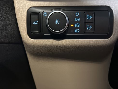 Used 2021 Ford Escape Titanium image 15
