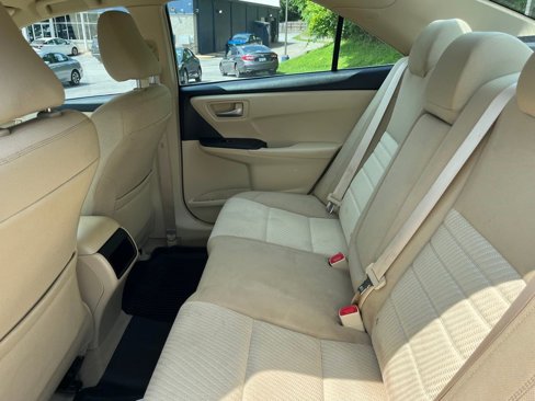 Used 2016 Toyota Camry LE image 22