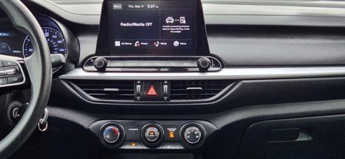 Used 2023 Kia Forte LXS w/ LXS Technology Package image 6