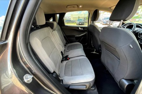 Used 2020 Ford Escape SE image 18