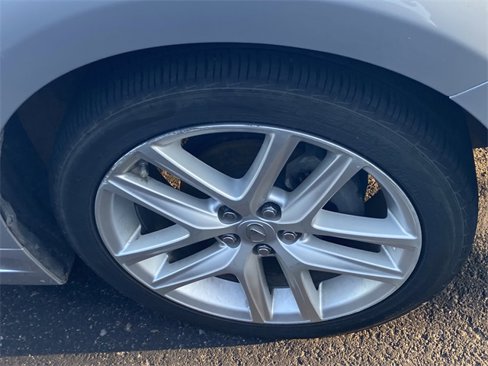 Used 2016 Lexus CT 200h image 4
