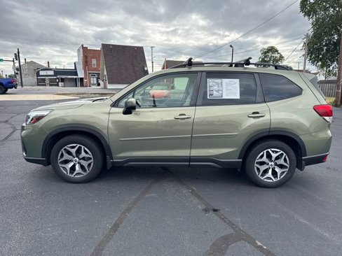 Used 2020 Subaru Forester Premium image 4