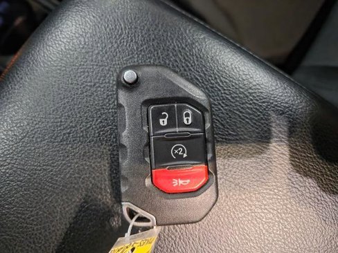 Used 2021 Jeep Wrangler Sport image 21
