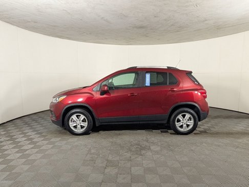 Certified 2022 Chevrolet Trax LT w/ LT Convenience Package image 3